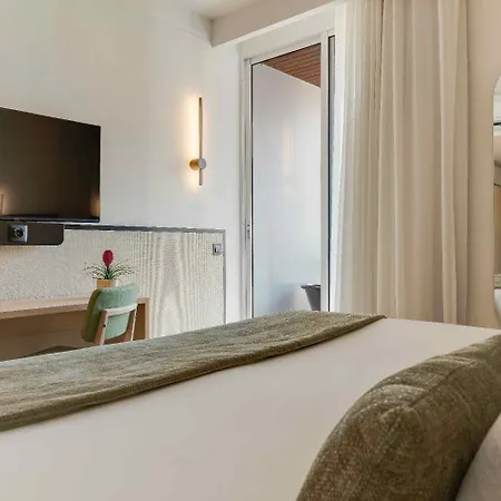 The Editory Garden Carmo