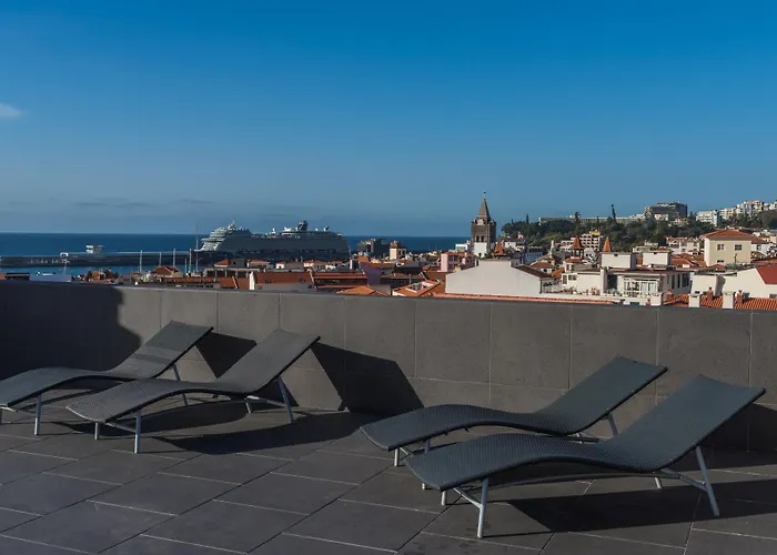 Hotel The Editory Garden Carmo Funchal (Madeira)