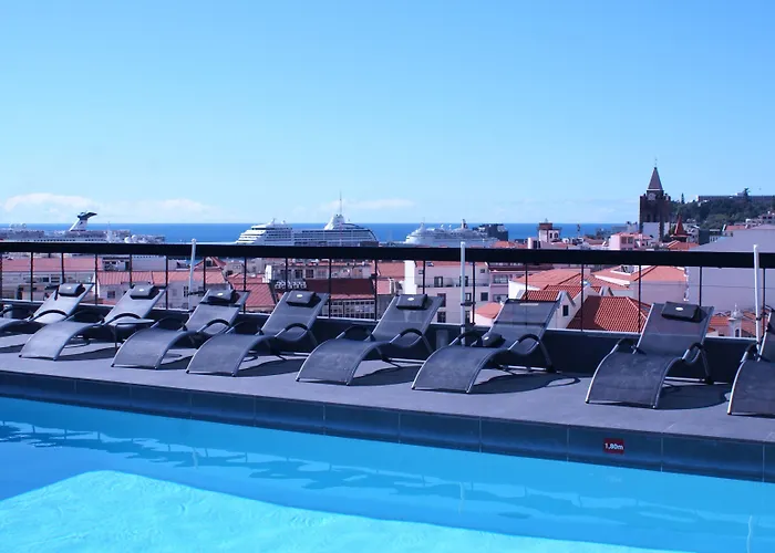 The Editory Garden Carmo Hotel