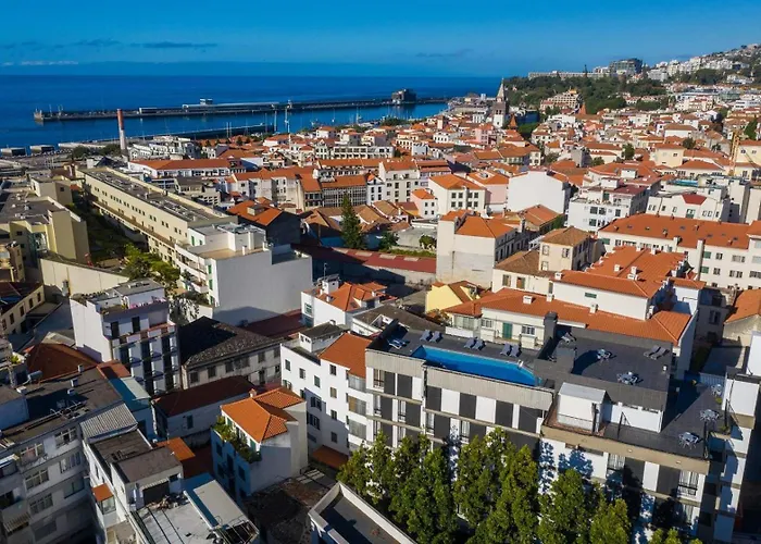 Hotel The Editory Garden Carmo