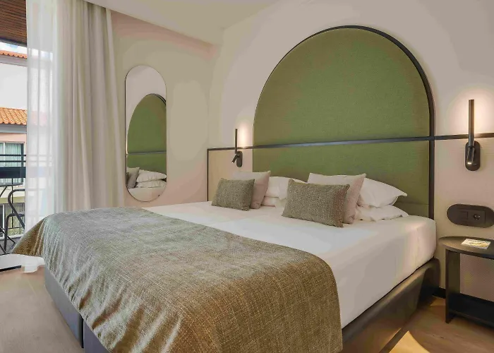 Hotel The Editory Garden Carmo 3*