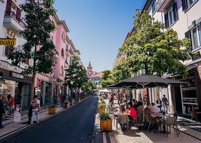 Hotel The Editory Garden Carmo Funchal (Madeira)