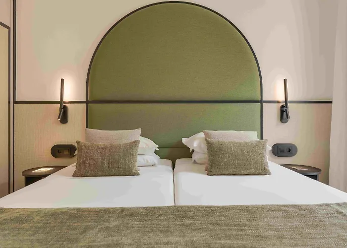 The Editory Garden Carmo