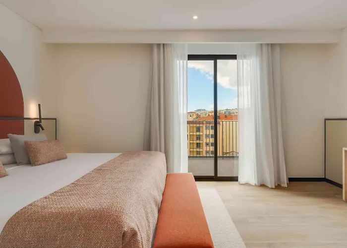 The Editory Garden Carmo 3* Funchal